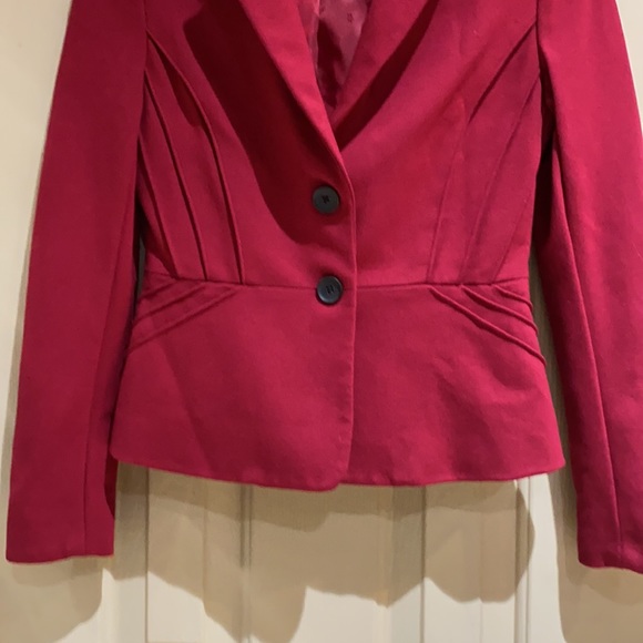 VERSONA  Red Blazer, size 0 - Picture 3 of 7